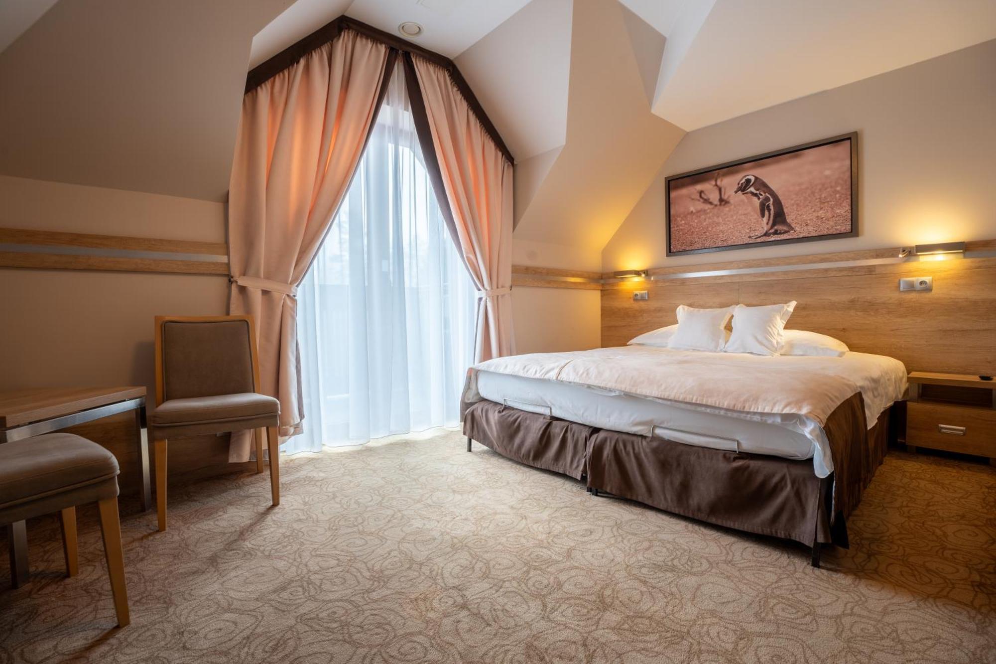 Hotel & Spa Czarny Gron Rzyki Exterior photo