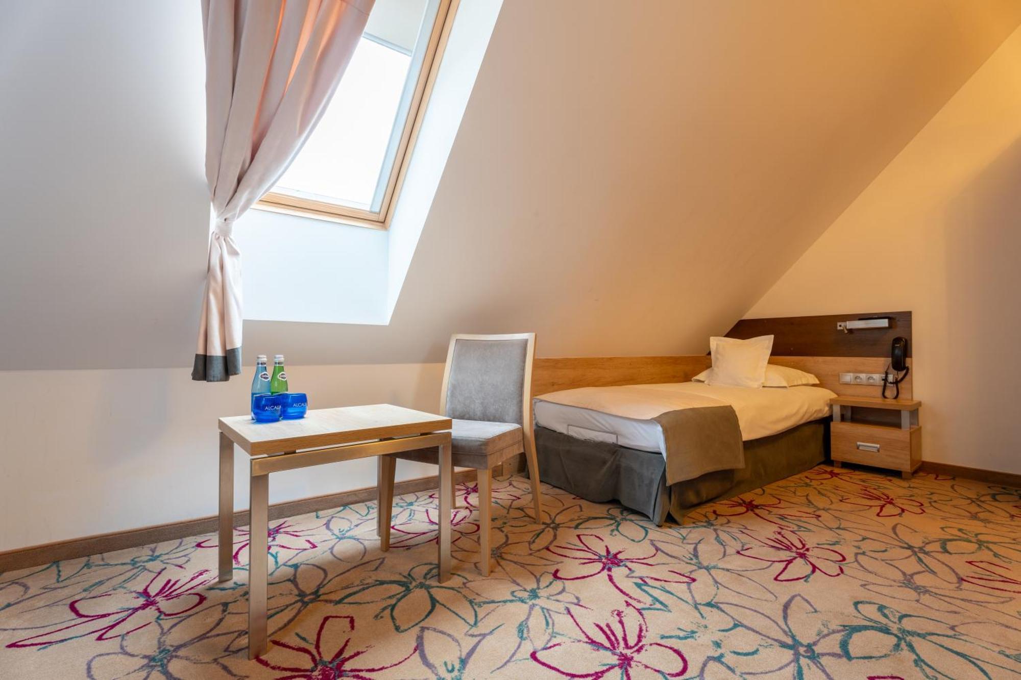 Hotel & Spa Czarny Gron Rzyki Room photo